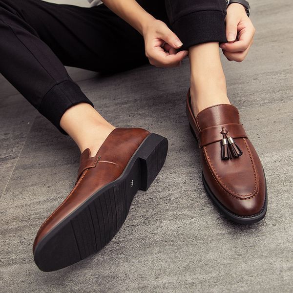 Erkek Ayakkabı Artı Boyut İtalyan Ayakkabı Trendi Erkek Elbise Deri Sürüş Tasarımcısı Erkekler Mokasinler Sıradan Erkekler Moda resmi