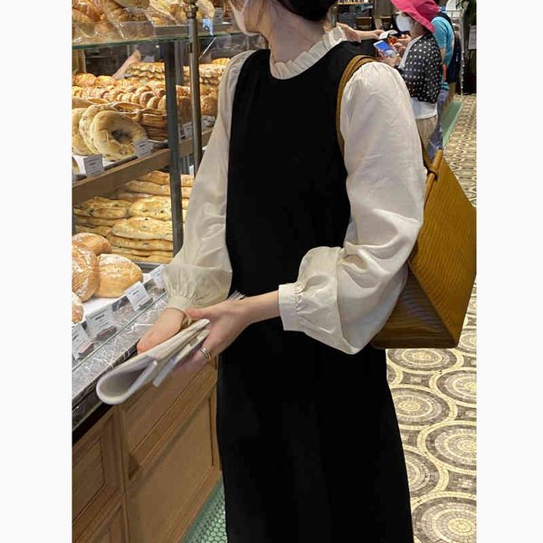 

casual dresses at a glance, korean style temperament is gentle, black and white stitched long sleeved dress, women's autumn medium skir, Black;gray