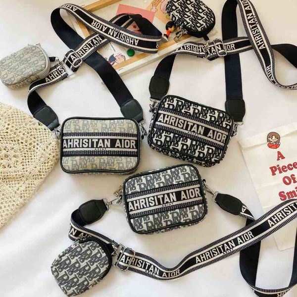 

2022 factory wholesale new net red mini children's letter fashion girl's foreign style one shoulder cross small square bag women&#