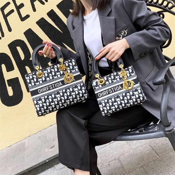 

purses us women's 2022 new trendy texture foreign hand star's same style princess bag soft leather one shoulder messenger bag