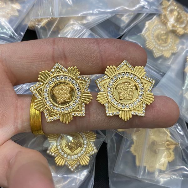 

fashion new designed earring stud banshee medusa head portrait 18k gold plated women's earring hoop ladies designer jewelry ve05, Golden;silver