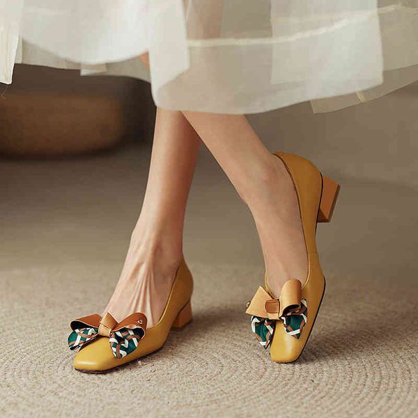 

sandals small square head shallow mouth thick heel shoes simple korean version comfortable middle spring bow mpcc, Black