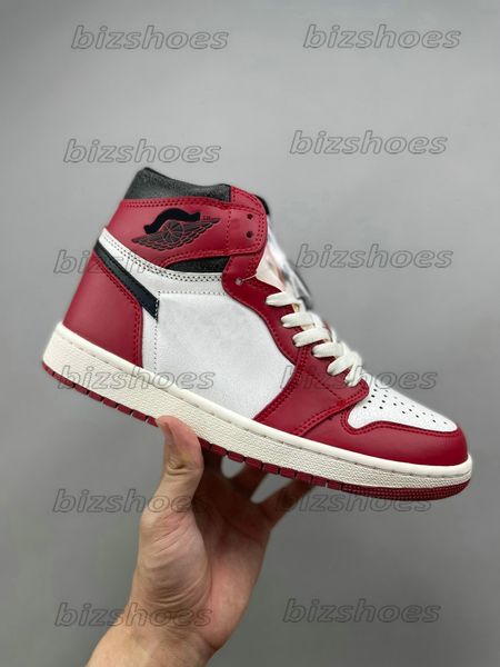 

1 high og chicago reimagined 2022 sports basketball shoe white varsity red black designer sneakers jumpman 1s retro basketball shoes