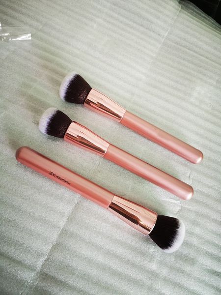 Brush de maquiagem da Fundação Kabuki IT-101 Rose Gold Edição Limitada Face Facial BB BB Primer de base de base cosmética Imperfeição de cobertura completa Ferramenta de beleza