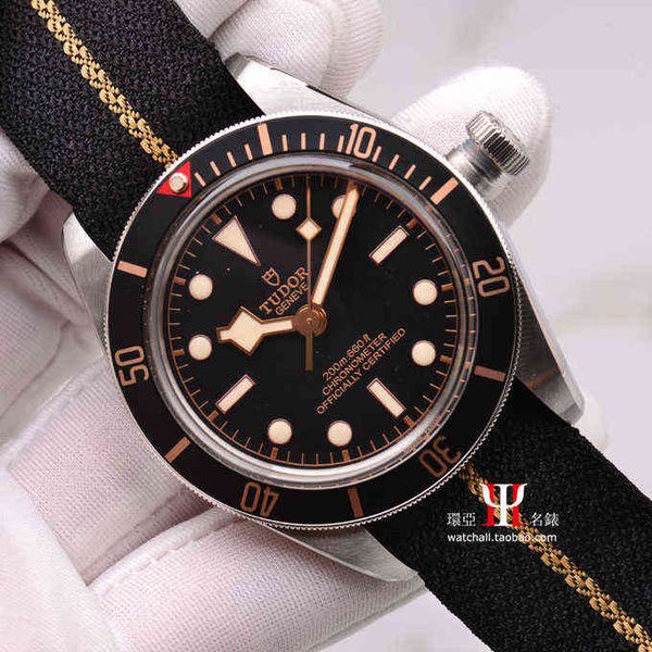 

fashion watches mens montre diamond movement luxury designer watch fashion women's men's tudors cbib o1t4 zi09, Slivery;golden