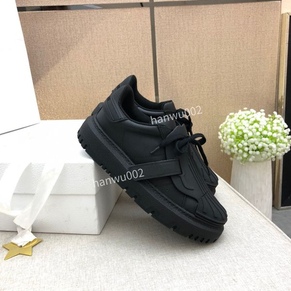 

2022 new womens casual shoes lattice pattern designer classic luxury leather skateboard shoe women sports running black sneakers