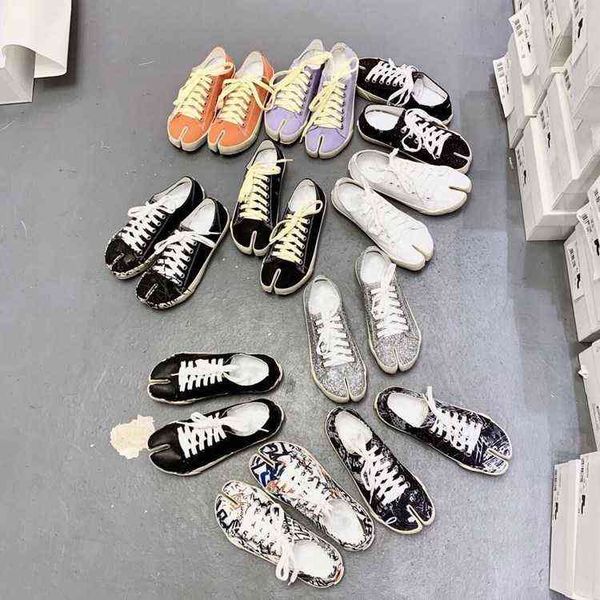 

dress shoes fashion splash ink graffiti canvas split toe shoes casual lace up men and women board shoes flat loafers sandals 220324, Black