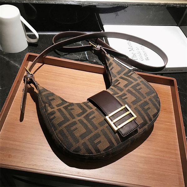 

new fashion french stick saddle versatile armpit single messenger canvas women's purses outlet online
