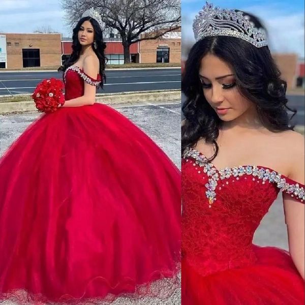 2022 Abiti Quinceanera vintage rosso scuro con spalle scoperte in rilievo di cristallo tulle abito da spettacolo formale dolce 16 festa di compleanno abito da ballo lunghezza del pavimento personalizzato