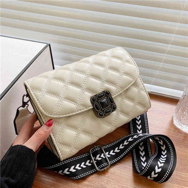 

texture lock fashion lingge single shoulder foreign style broadband messenger small square