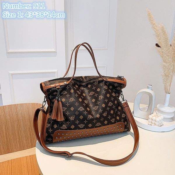 

Wholesale ladies leathers shoulder bags street trend retro frosted handbag sweet foreign tassel fashion tote bag large capacity interlayer printed backpack 911, Black