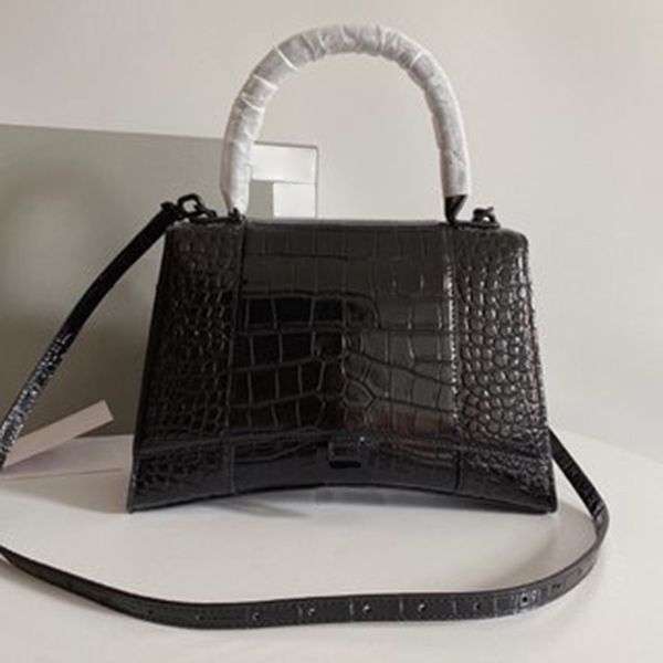 

designer ladies shopping bag handbag fashion one shoulder premium crossbody half moon luxury leather classic vintage wallet handle square, Red;black