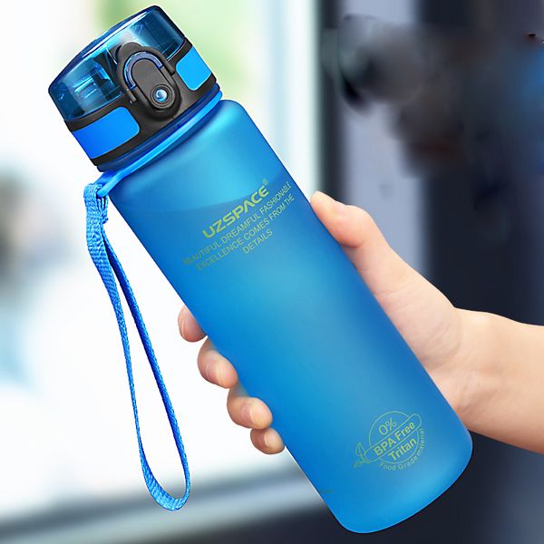 Bottiglia d'acqua di alta qualità 500ML 1000ML BPA Free a prova di perdite portatile per bottiglie di bevande Palestra sportiva Eco Friendly CX220425