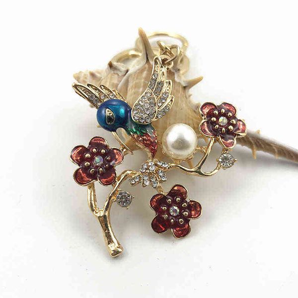 

plum blossom creative hummingbird key chain small gift fashion flower style flying bird metal car, Slivery;golden