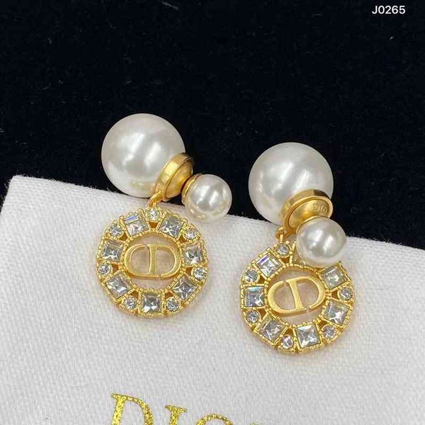 

d new size pearl red letter female red2022 luxury brand fashion design versatile ladies jewelry stud earrings, Golden;silver