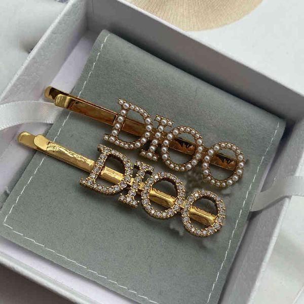 

2022 factory wholesale new di pearl small fragrance hairpin female elegant diamond inlaid exquisite word clip, Golden