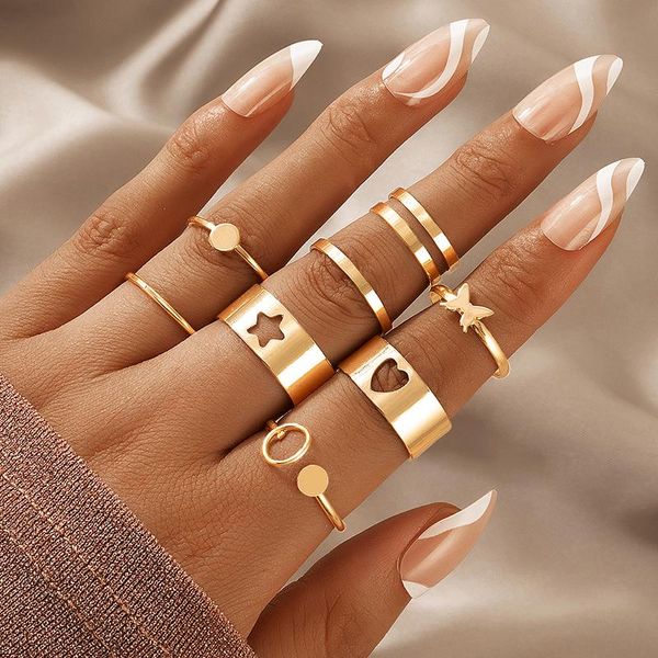 Cluster Rings 8pcs / set INS Trendy Butterfly Joint Ring Set per le donne Charms Hollow Star Heart Lega Metal Party Jewelry Anillo 1970