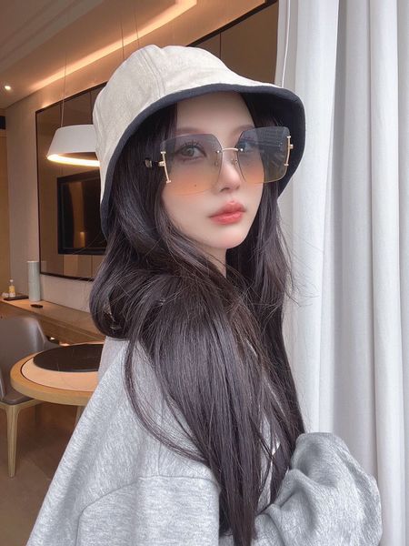 

sunglasses for woman 2022 designer retro summer 7410 anti-ultraviolet driving fishing fashion random box, White;black