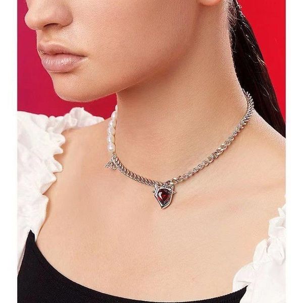 Collane con ciondolo Collana di mucca di cristallo rosso vintage coreano per donna Ragazza Punk Perle d'imitazione Girocollo in metallo Gioielli di moda RegaliPendant