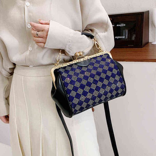 

2022 women's atmospheric personality ladies bags hands women's portable large capacity bag bag diagonal- hand female 55% off