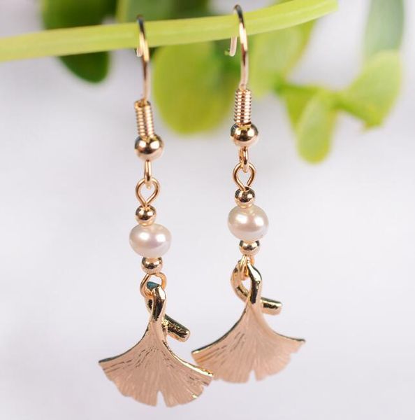 14K Altın Kaplama Ginkgo Yapraklı Hook Shangle Chandelier Doğal Tatlı Su İnci Küpe Beyaz Lady/Kız Moda Takı