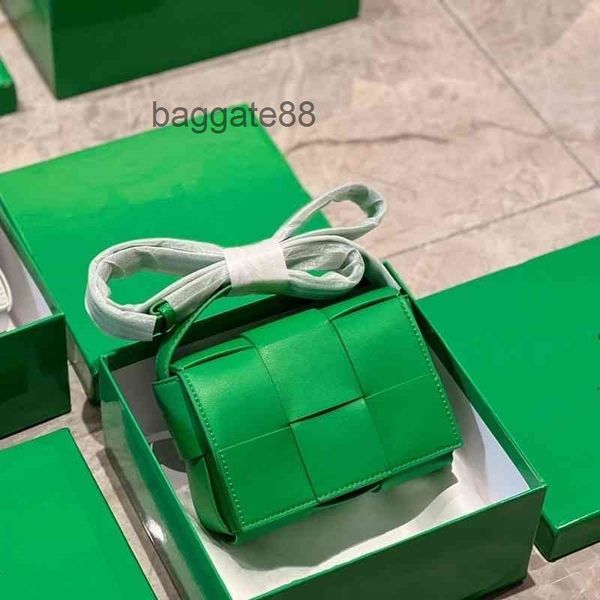 

venetas designer bottegas handbags bags woven 2022 cassee super mini grid single shoulder messenger mouth red envelope texture leather sqeg