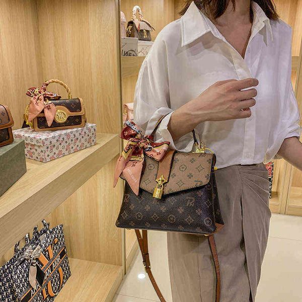 

factory direct sale 2022 new fashion women's small square single shoulder bag fashion texture silk scarf accessories diagonal cross bag