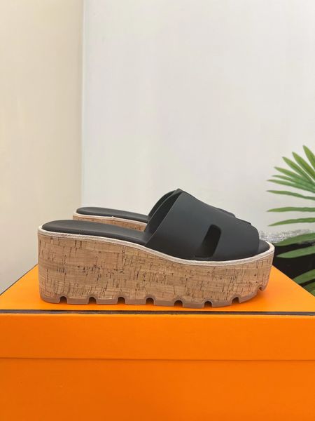 Sandali piatti da donna classici Piattaforma di design Tacchi alti Pantofole da gladiatore antiscivolo in vera pelle Sandali da spiaggia alla moda