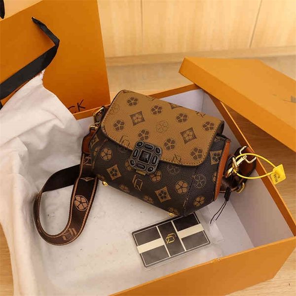 

wholesale store 75% off advanced retro westernized plum blossom lock bag single shoulder diagonal cross old flower broadband small square