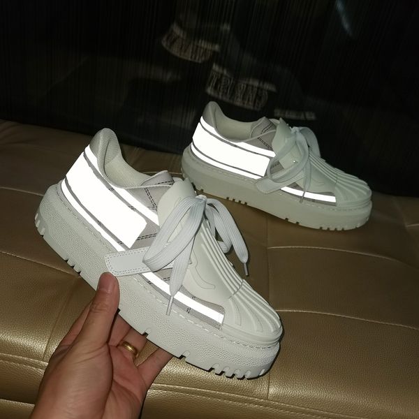 

2022 couples white shoe movement casual shoes designer brilliantly coloured luminousb29 b22 breathable mesh yarn tpu 35-45, Black