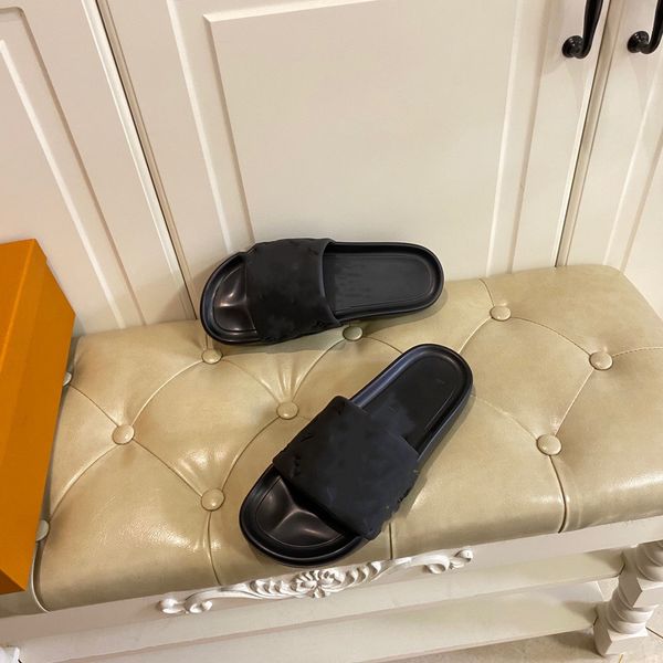 

2022 new fashion design women and men flat soft slippers shoe girls casual summer holiday beach bottom slides lady big size black red closed
