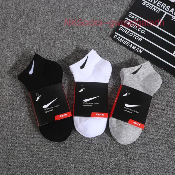 

men's sports fashion socks classic hook brand medium tube solid men women basketball sweat absorbing breathable short boat sock luxury, Black