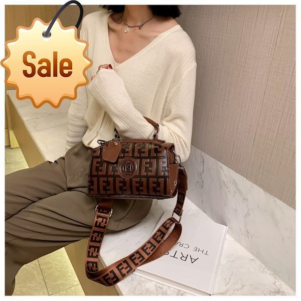 

new women's fashion slanting cross portable cute womens shoulder trendy small square leather bag female korea concise solid handbag