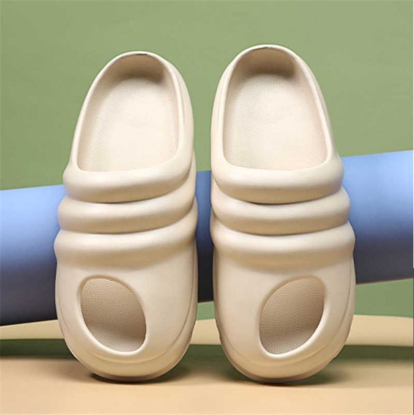 

2022 luxury designer slippers fashion soft sole sandals desert brown summer thick bottom bone white men's slippers size 35-46a3a7, Black