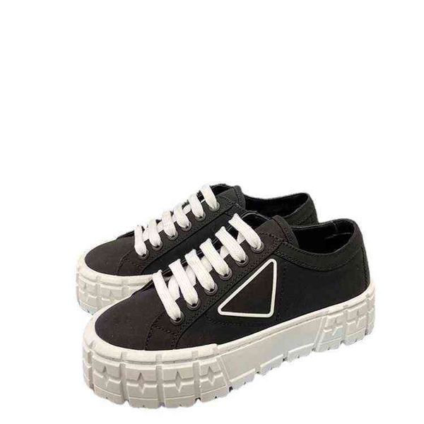 

college style canvas 2022 brand spring and summer new british triangular standard muffin gear bottom couple small white p shoes, Black