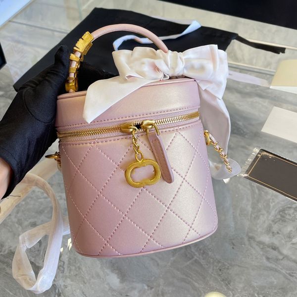 

2022ss mini bucket cosmetic bag classic quilted check metal letter handle with ribbon chain zipper designer crossbody shoulder bags luxury l