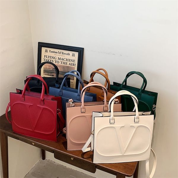 

new women's bag hand big single shoulder bag messenger commuter killer