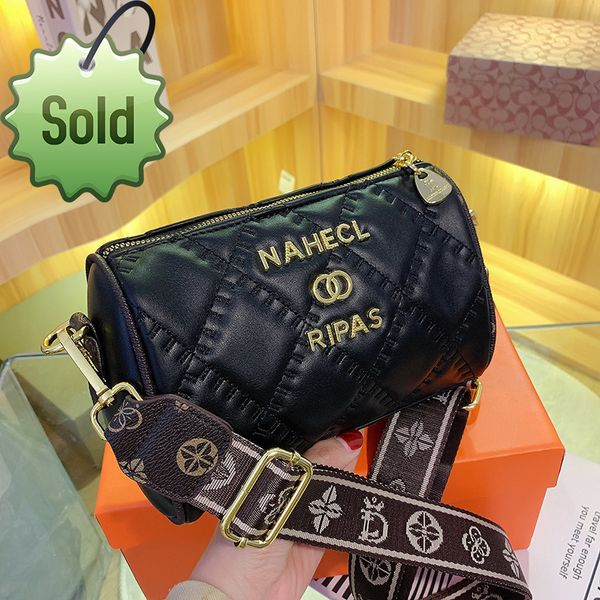 

texture 2022 new soft leisure women's style fashion solid color shoulder messenger ladies designer bag handbag