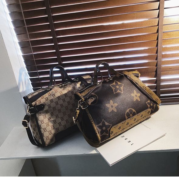 

new designer bags 2022 large capacity women's bag is fashionable in autumn and winter the single shoulder messenger popular