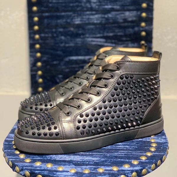 

designer 2022 new men's and women's casual shoes couple metal decoration black white red sequin flat bottom lace leather training