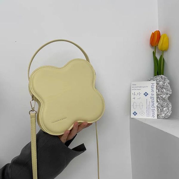 

fashion shoulder bags comfortable simple generous and versatile collocation handbag four-leaf clover shape