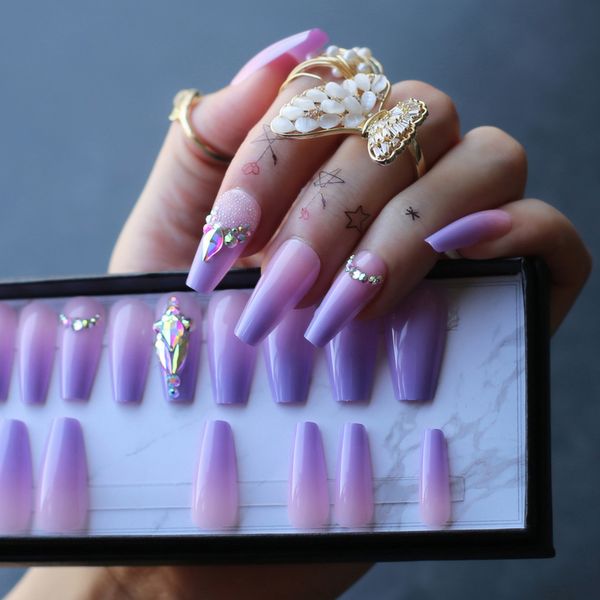 Bara di media lunghezza Lovely Ombre Violet Unghie acriliche Crystal Art False nalis Suggerimenti Premere sulle unghie Cute Custom private label box 220725