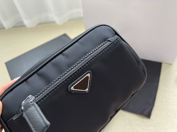 

women designer bum bag fashion shoulder bags luxury brand fanny packs triangle chestbag mens bumbags street style crossbody 2208132d