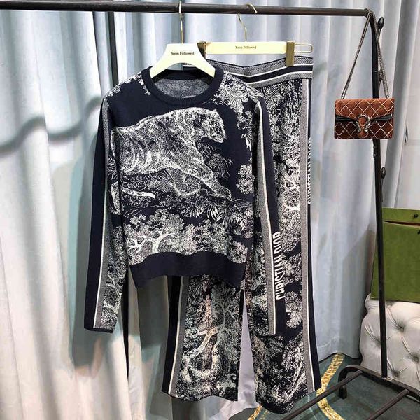 

women's knits & tees quality praise full body printing zoo ink painting comfortable skin friendly long sleeved sweater + elastic waist, White