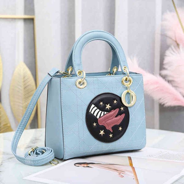 

2022 new fashion women's portable diagonal cross princess of wales girls korean handbags luxury designer