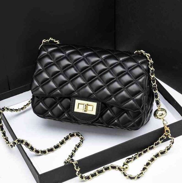

2022 summer luxury handbags black white women chains shoulder bag diamond lattice messenger bags designer female totes bags g220420