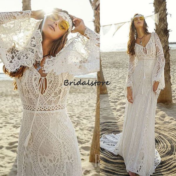 Abito da sposa in pizzo all'uncinetto da spiaggia estiva 2022 Abiti da sposa a sirena Boho con scollo a V sexy a maniche lunghe Plus Size Abiti da sposa retrò Bohemian Chic Abiti De Boda Invitada