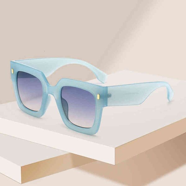 

new fancy fashion men's and women's fashion street shooting sunglasses personality cool optical glass z737, White;black