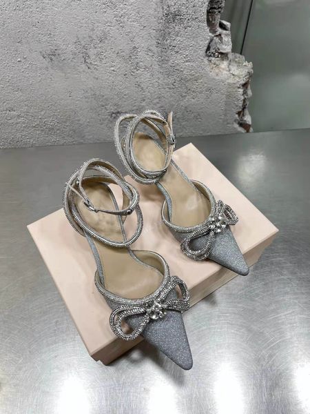 Klassische Designer-Damensandalen, luxuriöse Qualität, Schleife, Diamant, spitze Zehen, High Heels, Knöchelriemen-Design, rosa Hochzeits-Party-Schuhe