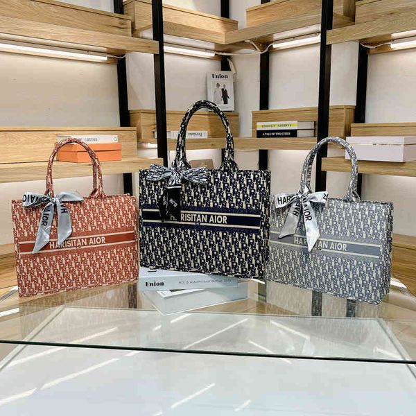 

2022 luxury bags wrist tote women's autumn version net red one armpit handbag